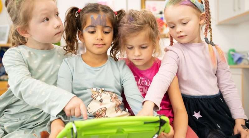 Kinder einer Kita beim Deutschen Kita-Preis